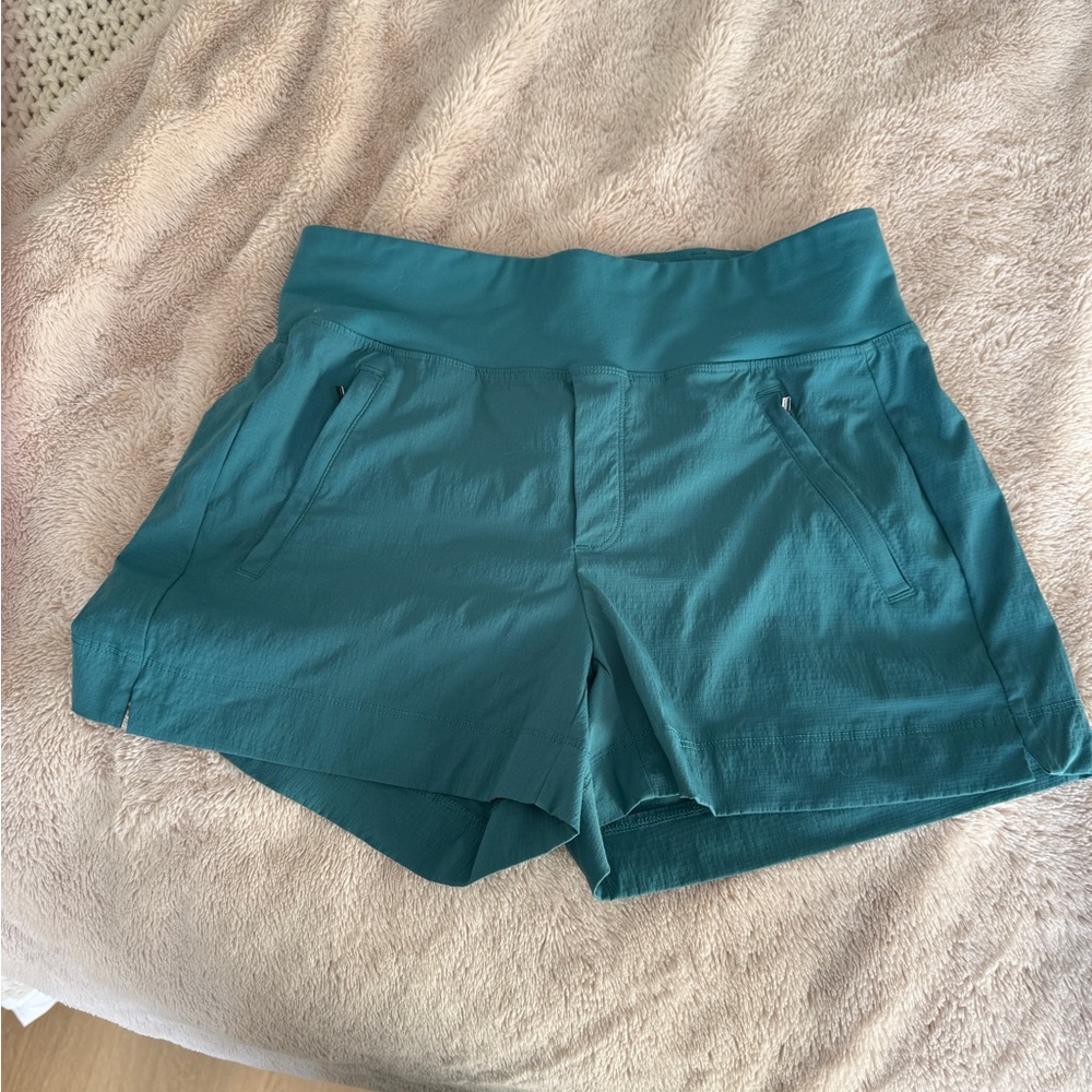 Athleta Turquoise Activewear North Shorts Size 4